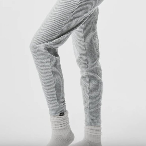 ALO Muse Sweatpants in Athletic Heather Grey size Medium - Picture 5 of 12